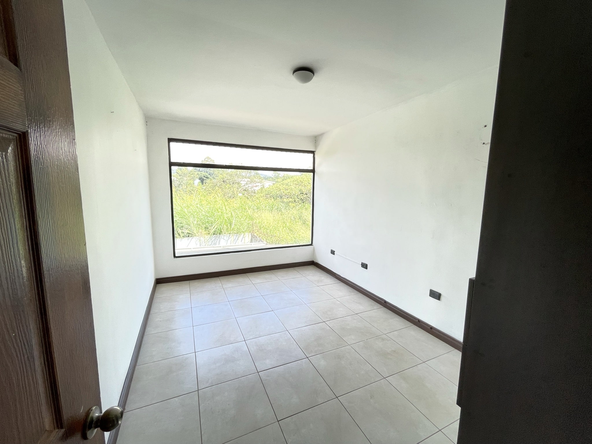 Casa amplia en venta en Santo Domingo con apartamento (CH-001) – Geosi